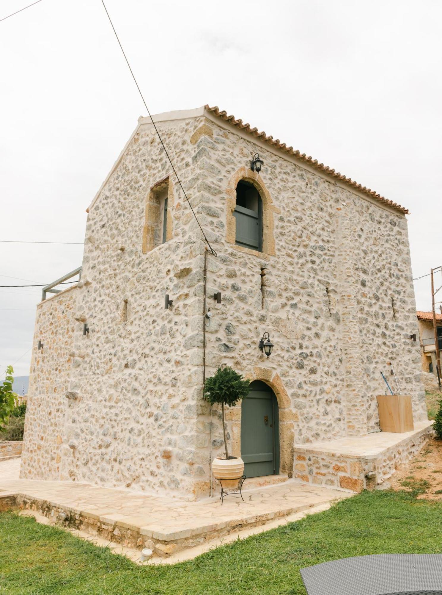La Tore Di Montenegro Gythio Luaran gambar